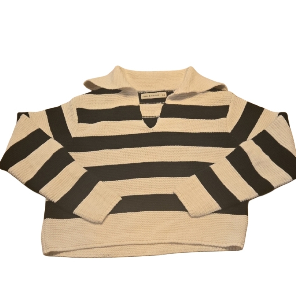 Moon & Madison Black and Cream V-Neck Sweater